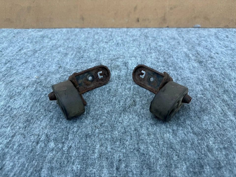 SOPORTE DE MONTAJE DE GOMA SILENCIADOR ESCAPE INFINITI FX35 FX50 QX70 09-17 OEM (PAR) Foto 1 de 4