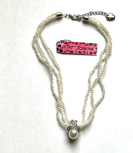 BETSEY JOHNSON DELICATE 3 STRAND FAUX PEARL RHINESTONE SILVER PLATED NECKLACE 