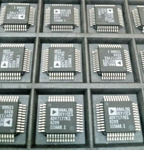 1pcs ADV7177 KS Video Encoder 4DAC 10bit 44 PQFP Analog Devices - Imagen 1 de 2