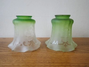 Pair of vintage small green glass fluted etched light lamp shade - Picture 1 of 24