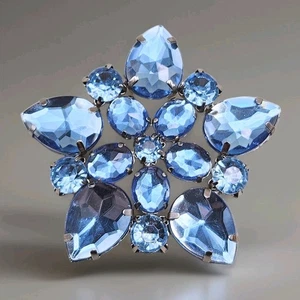 Vtg Ice Blue Star Brooch Large Lucite Acrylic Rhinestone Silver Tone Prong Pin - Picture 1 of 10