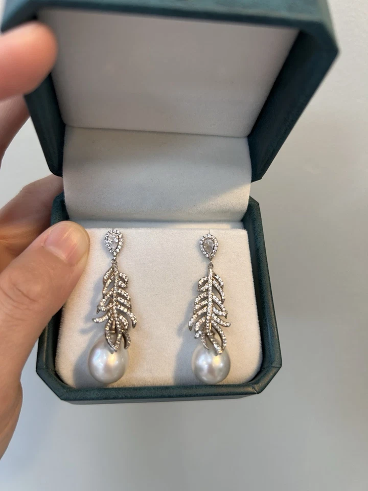 Барочные серьги с белым жемчугом Южных морей 11-13 мм с серебряным пером - Изображение 1 из 1