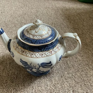 Teapot - Picture 1 of 4