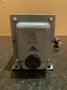 TRIAD N-7MG Stepdown Autoformer Transformer Input 230 VAC - Output 115 VAC 600VA - Picture 1 of 4