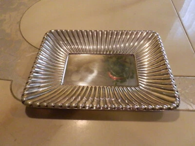 BANDEJA DE PAN VINTAGE ESTATE REED & BARTON PLATA ESTERLINA 10,75", 480 GRAMOS Foto 1 de 4