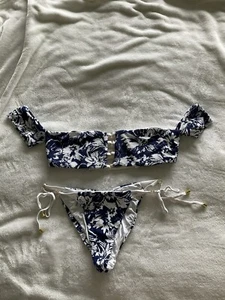 Beach Bunny  Bikini triple strap skimpy white BLUE Floral, Top Xl Bottom l - Picture 1 of 4