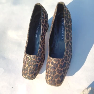 Bombas femininas usadas Enzo Angiolini tamanho 10 M estampa animal feitas na Espanha - Imagem 1 de 4