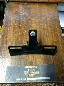 GENUINO HD MATRÍCULA MONTAJE 3 ORIFICIOS USADO NEGRO BRILLO STD CAJA13 - Imagen 1 de 8