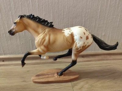Breyer Pferd Modellpferd Traditional Hakan - Bild 1 von 4