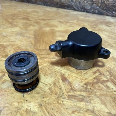 CILINDRO ESCLAVO EMBRAGUE HONDA CBR1000RR 2004-2007 repuestos o reparación Foto 1 de 4