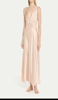 Vestido de seda CHRISTINE LINGERIE Bijoux com inserção de renda - Rosa claro $476 P/P LEIA! - Imagem 1 de 4