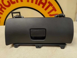 20 2021 22 23 GMC SIERRA 2500 84539639 GUANTERA NEGRO AZABACHE COMPARTIMENTO DE ALMACENAMIENTO - Imagen 1 de 9