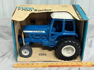 Tractor Ford Tw-10 escala 1:12 ENORME Ertl nuevo en caja 7700 diecast vintage - Imagen 1 de 10
