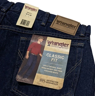 全新 Wrangler Rugged Wear 经典合身牛仔裤 男式 40x29(适合 38x29) 工作牛仔 — 第 1/4 张图片