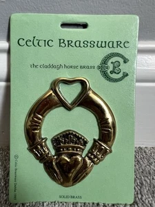 Vtg 1985 Celtic Brassware The Claddagh Horse Brass Dublin Hands/Heart/Crown - Picture 1 of 2