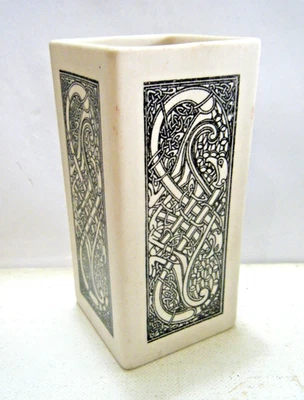 复古地平线瓷器凯尔特收藏苏格兰小花瓶鸟结设计 — 第 1/4 张图片