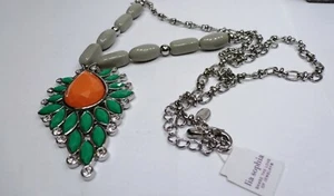 A89) Collana di perline grigie Lia Sophia con ciondolo arancione e verde - Nuova con etichetta - Foto 1 di 7