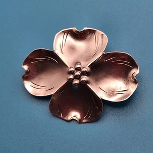 Broche broche flor madera perro Art Deco plata esterlina - 2 g STUART NYE de colección - Imagen 1 de 4