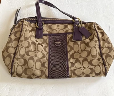 COACH 手袋钱包 - 棕褐色 "C" 标志 - 拉链上衣约 14" 宽正品"F" — 第 1/4 张图片