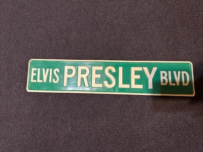 ELVIS PRESLEY BLVD 街道标志绿色带白色字母锡金属 24 x 5 — 第 1/2 张图片