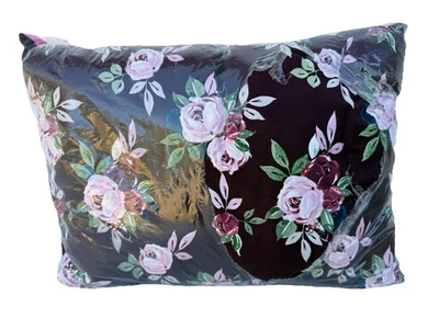 Hermosa Almohada Decorativa Pequeña para Niños y Adultos Rosas Multicolor Hecha a Mano Foto 1 de 4
