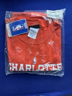 Vintage NBA Charlotte Bobcats Adult Tshirt XL Orange - Image 1 of 3