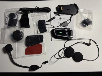 CARDO PACKTALK BOLD MOTORCYCLE BLUETOOTH INTERCOM - Image 1 of 4