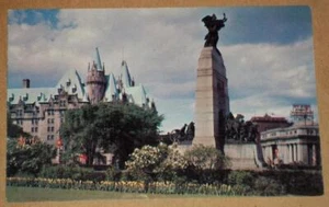 UNUSED POSTCARD, NATIONAL WAR MEMORIAL AND CHATEAU LAURIER HOTEL, OTTAWA, CANADA - Picture 1 of 2