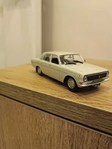 Russian GAZ 24 VOLGA DIE CAST MODEL 1/43 DeAGOSTINI - Picture 1 of 8