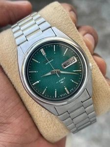 Vintage Seiko 5 Texturred Mens Automatic Watch Day/Date 7009 (Dial change) - Picture 1 of 9