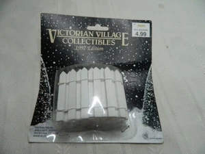 Vintage Victorian Village Collectibles White Picket Fence by Four Star 1997 NOS - Bild 1 von 3