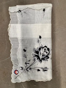 Pañuelo bordado vintage floral para dama cosido Suiza para mujer - Imagen 1 de 5