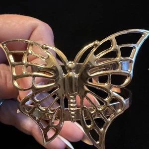 Goldtone Butterfly Cuff Bracelet Dainty Pretty (Lot# 327) - Picture 1 of 3