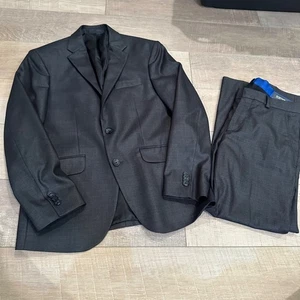 REACTION KENNETH COLE 2 PEZZI TUTA GRIGIO ANTRACITE 36S CAPPOTTO 30 X 30 - Foto 1 di 15