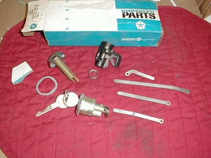NOS MOPAR 1973-74-75  A & E BODY TRUNK & GLOVE BOX LOCK SET - Picture 1 of 1