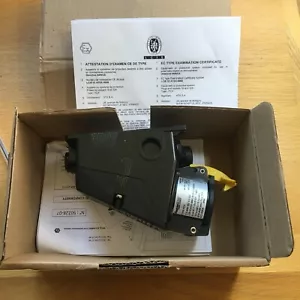 TOMA DE CORRIENTE DE PARED APPLETON PRE316RY PCX ATX 16A 100-130VAC 1 BANDA ELÉCTRICA, NUEVA - Imagen 1 de 10