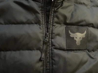 UA Project рок пуховик жилет мужской средний черный Брахма Bull $199 розничной 🔥 - Изображение 1 из 4