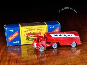 Lesney Matchbox Major No.8 Thornycroft 2400 Gallon Tanker Truck & Box, Mobilgas - Picture 1 of 8