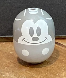 Disney Mickey Mouse Vintage 2003 U Mate Wobbler Gris Blanco RARO Coleccionable - Imagen 1 de 8