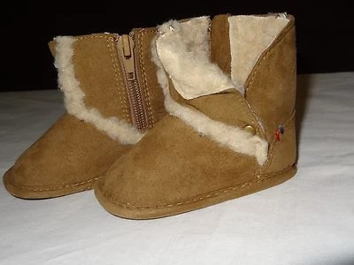 NUEVO Tommy Hilfiger Bronceado/Blanco Cuna Zapato Botas Estilo Lil Gia Infantil Talla 2 Bebé Foto 1 de 4