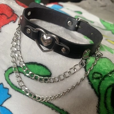 Collar Gargantilla Corazón Negro Con Cadenas Colgantes Gótico Gótico Emo Punk Declaración  Foto 1 de 4