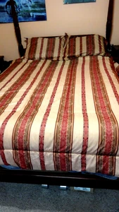 Victoria's Classics Bedding 3 Pc Queen Comforter Set 2 Standard Shams - Picture 1 of 4