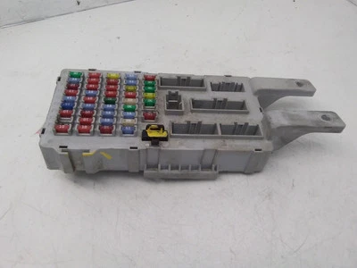 Scatola fusibili HYUNDAI SANTA FÉ II CM 919502B400 2.19 Diesel 110kw 27612894 - Immagine 1 di 4