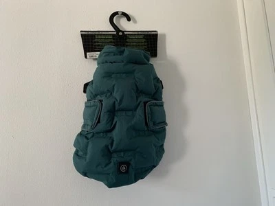 NUEVO Abrigo Chaqueta Puffer Silver Paw Dog con Escudo Plateado Eliminador de Olores Verde XS Foto 1 de 4