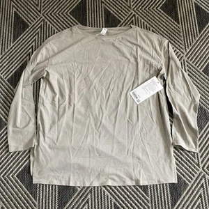 NEW Lululemon Gray  Relaxed-Fit Boatneck Tee SZ 12 Retail $68. - Picture 1 of 6
