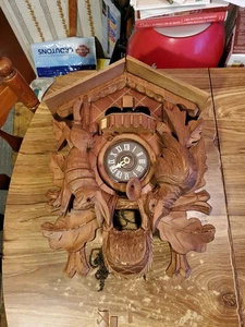 Thorens Edelweiß "Nach der Jagd" Schwarzwälder Kuckucksuhr für Ersatzteile - Bild 1 von 9