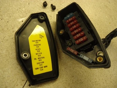 1987-1994 HONDA SHADOW VT1100 C FUSEBOX FUSE BOX  w/ FUSES Cover VT1100C OEM - Image 1 of 4