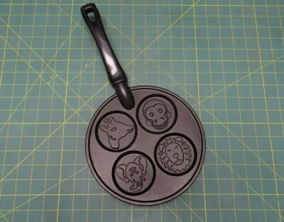 Mini sartén para panqueques Nordic Ware (4) animales de la selva jirafa, león, elefante y mono Foto 1 de 4