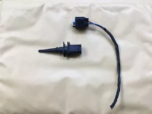 BMW E46 E60 F10 E53 E90 E70 X1 X5 E39 X3 OUTSIDE AMBIENT TEMPERATURE SENSOR+PLUG - Picture 1 of 4