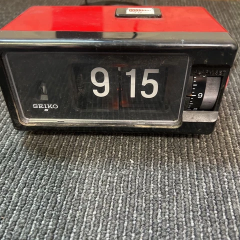 Seiko DP690T Flip Clock Alarm Red Body Vintage 1970s Japan Cover